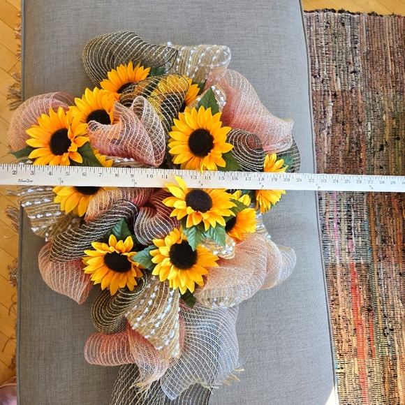 Handcrafted Spring, Summer, Everyday Sunflower Wreath, Shades of Burlap, 21" - Picture 7 of 8